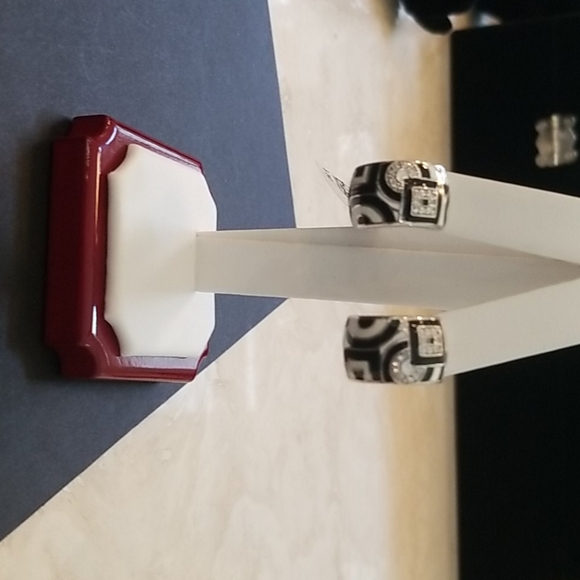 earrings - Picture 3 of 4